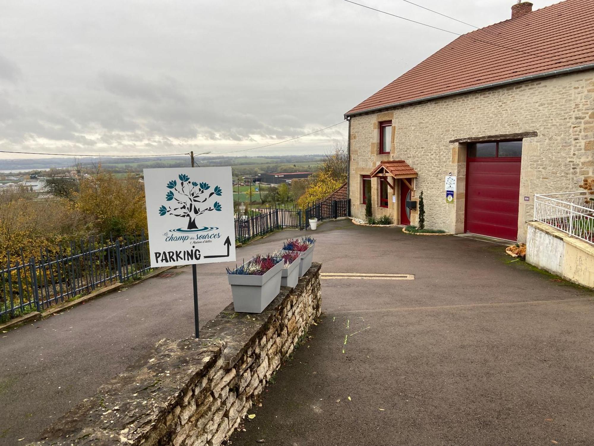 Hotel Le Champ Des Sources Langres Exterior foto